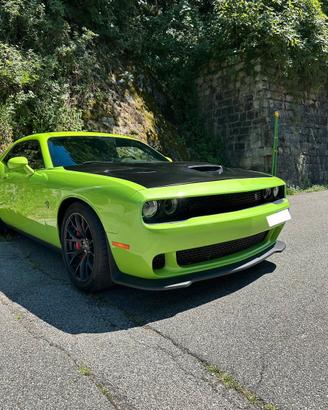 Dodge Challenger Hellcat SRT - 245 cv