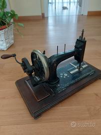 macchina da cucire d'epoca 
