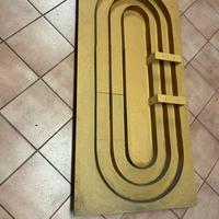 Pista per macchinine fatta a mano