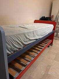 Doppio letto singolo per bambini