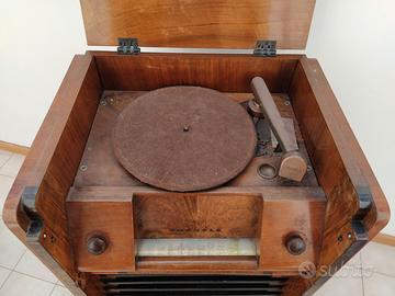 Radio a valvole antica Phonola con giradischi