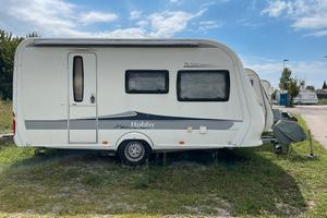 Caravan / Roulotte Hobby Deluxe 420 KB