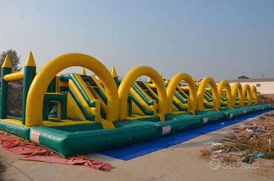 GONFIABILE ACQUATICO CON PISCINA