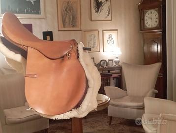 Sella inglese da cavallo da salto ostacoli vintage