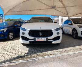 Maserati Levante V6 Diesel AWD Gransport MOTORE KM