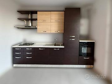 CUCINA COMPLETA DI ELETTRODOMESTICI (NUOVA)