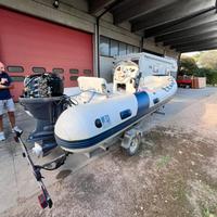 Gommone + motore 40hp 4T e carrello omologato