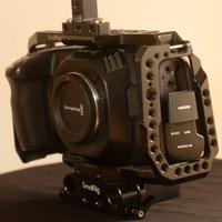 Blackmagic Pocket 4K solo corpo + cage