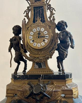 Antico orologio da camino in bronzo, fine 800’