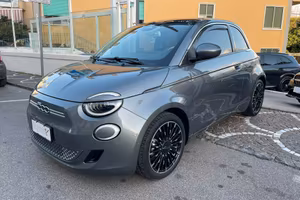 Fiat 500 500e Berlina 42 kWh La Prima Tetto Panora