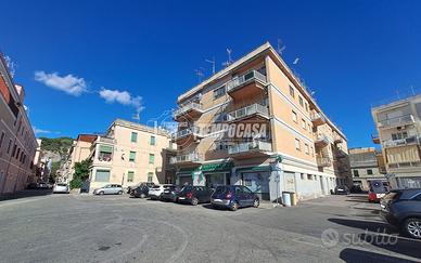 Appartamento con balcone in Zona Porto / Spiaggia