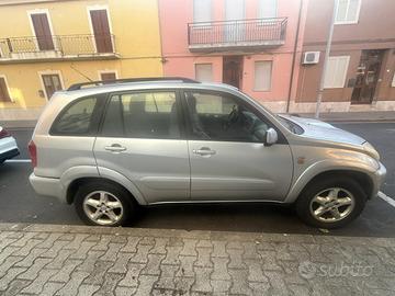 TOYOTA RAV 4