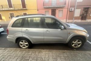TOYOTA RAV 4