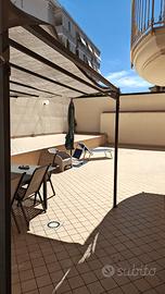 Appartamento con terrazzo indipendente