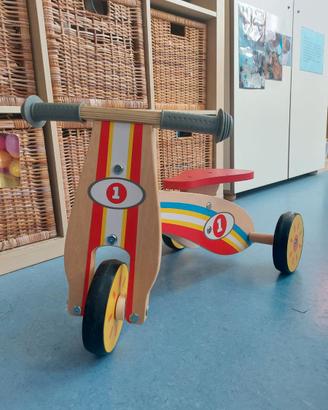 Triciclo in legno