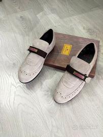 Scarpa di pelle scamosciata Etro'.