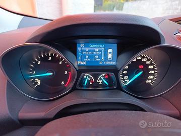 Ford kuga 2.0 TDCi  2015 cambio automatico.