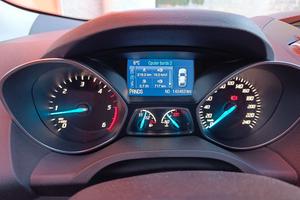 Ford kuga 2.0 TDCi  2015 cambio automatico.