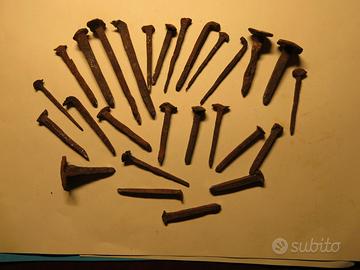 Chiodi vecchi vari da 4 cm. a 8 cm-