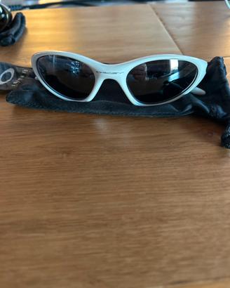 OAKLEY