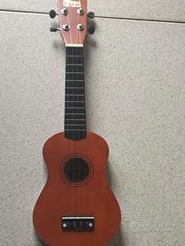Ukulele soprano marca Mad About con custodia