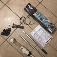 Pulitore aspiratore subacqueo per piscina