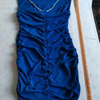 vestito scollato con il dietro drappeggiato 