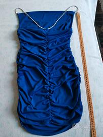 vestito scollato con il dietro drappeggiato 