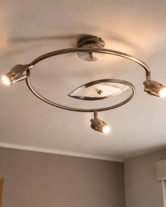 Coppia di lampadari moderni con faretti
