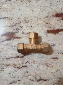 Raccordo a Tee diametro 16 x 16 x 16