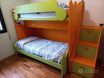 Letto a castello estraibile con cassettoni