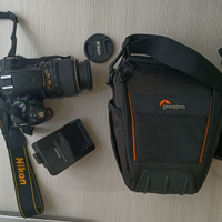 Nikon D3200 + obiettivo 18-55 + caricatore + borsa