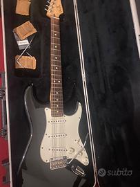 FENDER Stratocaster MEXICO+ Case Fender