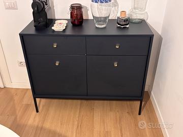 Mobile credenza blu scuro con dettagli dorati