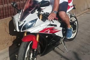 Yamaha r6 2006/7 15000 giri come nuova