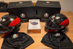 CASCHI IN CARBONIO AGV