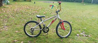 bicicletta BMX 