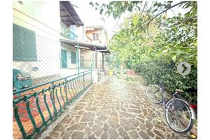 Villa in quadrifamiliare