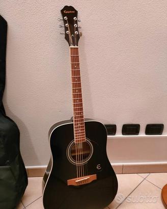 Chitarra acustica