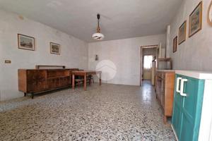 CASA SEMINDIPENDENTE A BORGO VIRGILIO