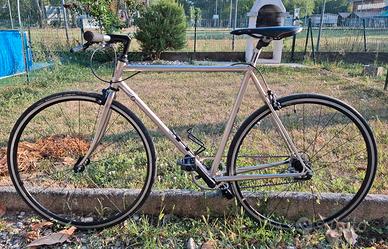 Bici da corsa Olmo, ibrida 