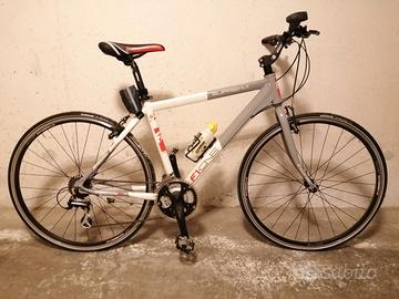 Bicicletta Suprema stradale nuova