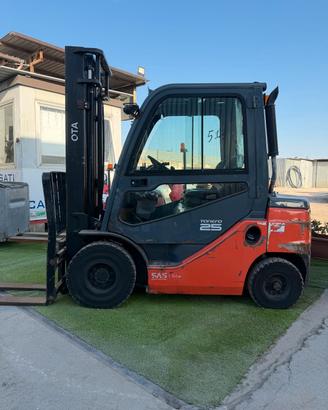 Carrello elevatore diesel Toyota portata 2500kg, c