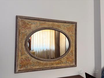 Specchio particolare e raffinato