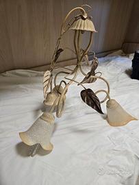 Elegante lampadario floreale