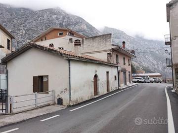 Appartamento di 160 m² con più di 5 locali e box a