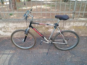 montain bike GIANT Boulder