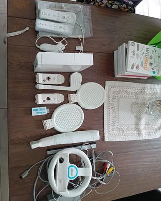 Nintendo WII con accessori e giochi
