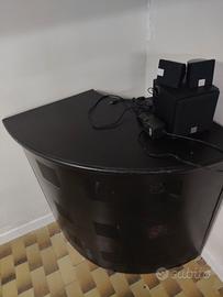 consolle reception o postazione DJ