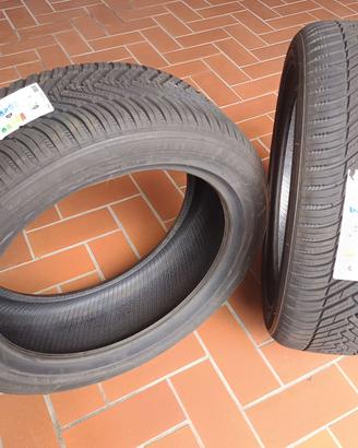 2 pneumatici Hankook 4 stagioni 215/50WR18 H750A